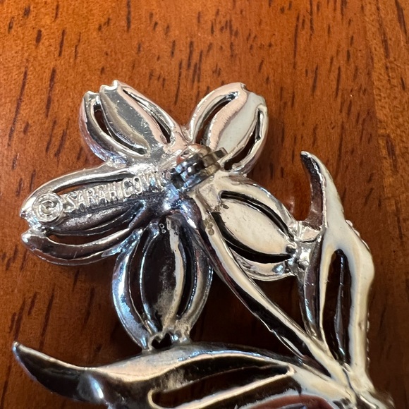 Vintage Sarah Coventry Black Beauty Flower Brooch - Picture 3 of 3